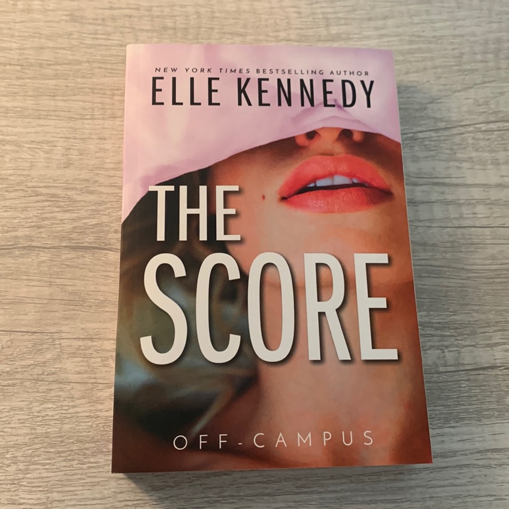 “The Score” by Elle Kennedy [book]